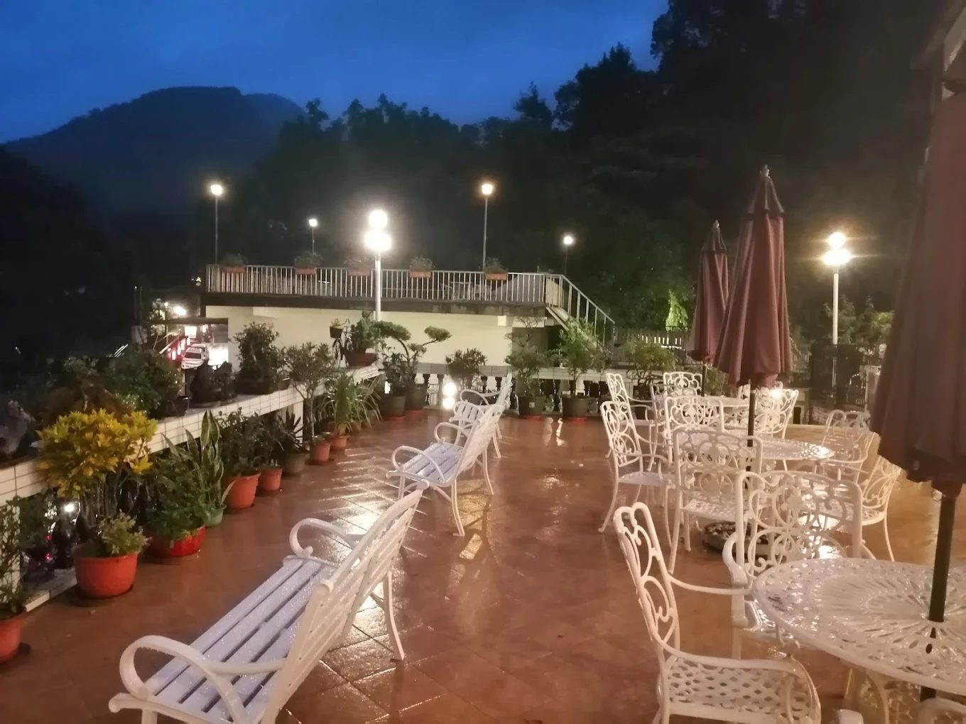 ♨️ 烏來泉世界溫泉會館｜雙人一泊二食只要 $2,499！週五不加價、泡湯賞山景太幸福