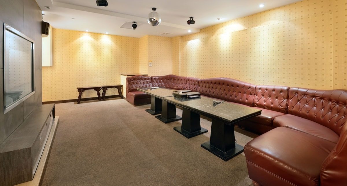 在南投溪頭的晨霧山林醒來，住進溪頭米堤大飯店的森林假期