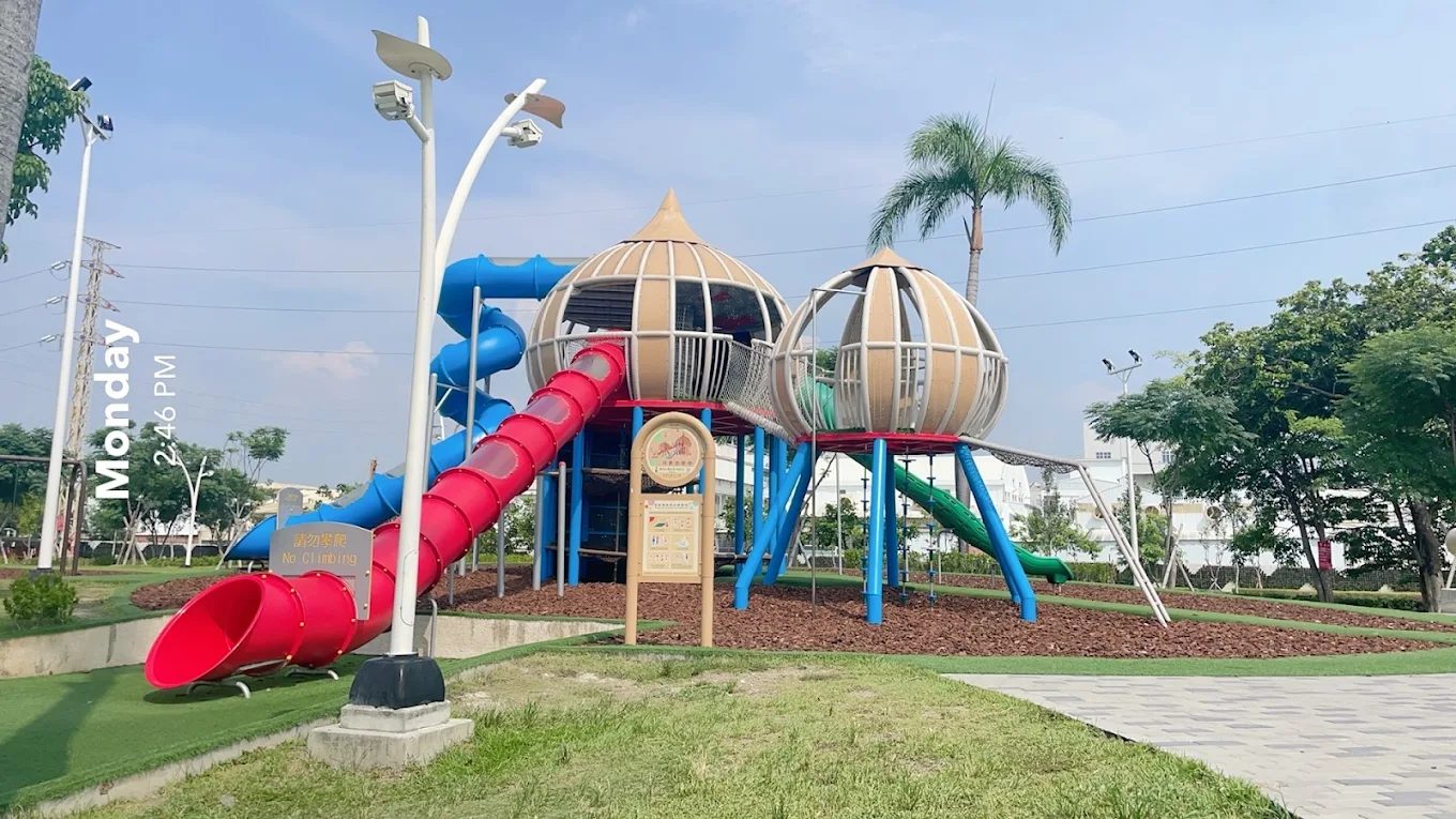 屏東縣民公園以工業遺構結合水岸景觀，成為城市新亮點