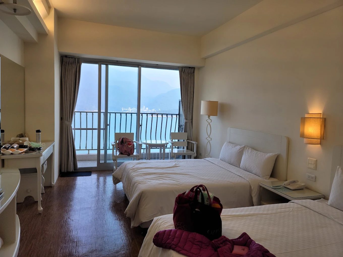 日月潭淶滬文旅酒店外觀與湖景