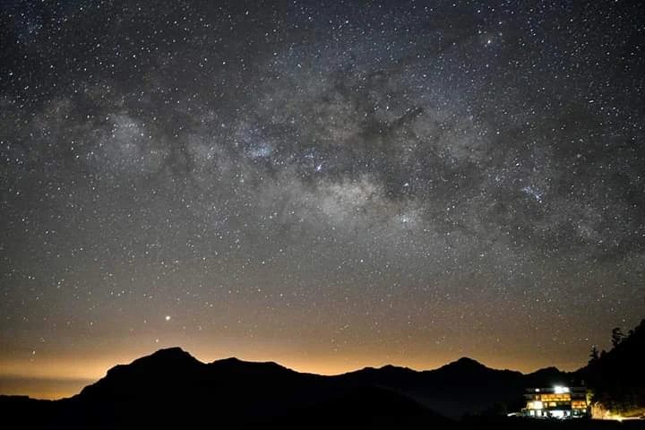 《清境31民宿》:被星空叫醒、被雲海包圍的早晨——那一刻你會忘記世界的喧囂