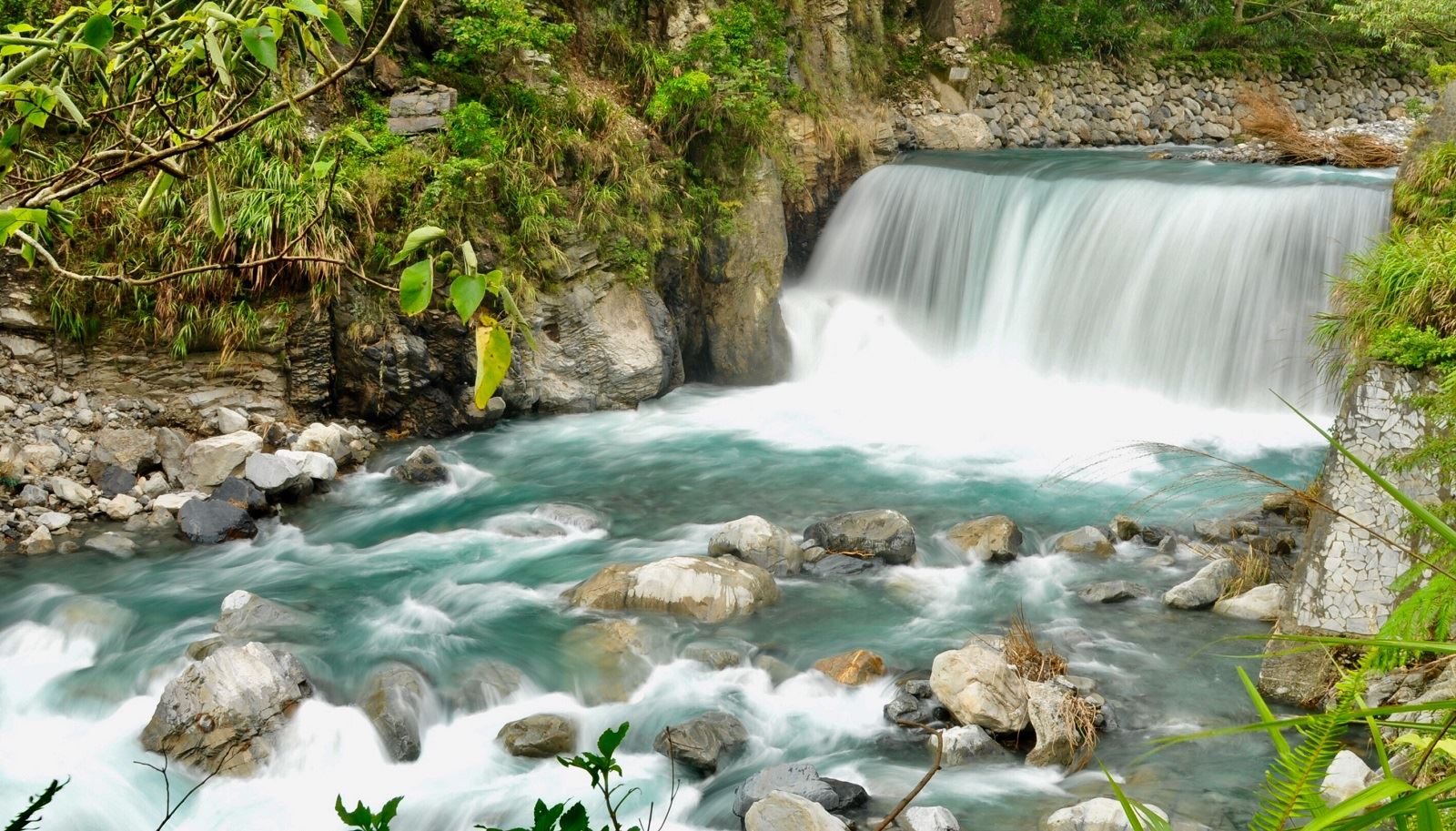 谷關溫泉再爆紅！免費足湯、明治老街、吊橋秘境一次玩透
