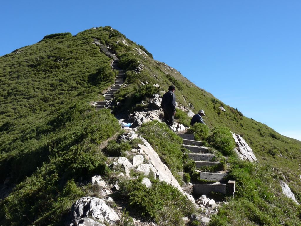 站在雲端，等一場高山的日出——合歡山武嶺的壯麗與靜謐，剛剛好
