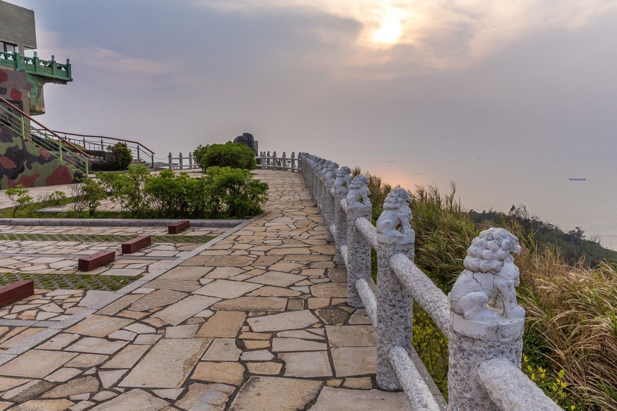 在馬祖南竿與北竿之間慢慢行走，從芹壁石屋到雲臺山視野，讓海風帶你看見群島輪廓
