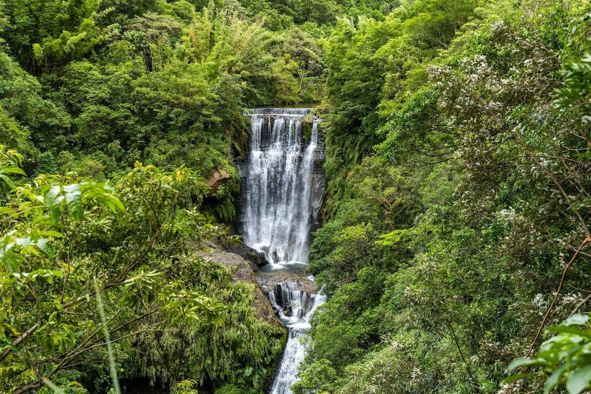 三貂嶺合谷瀑布：水量最大且最具視覺震撼力的壯觀地景