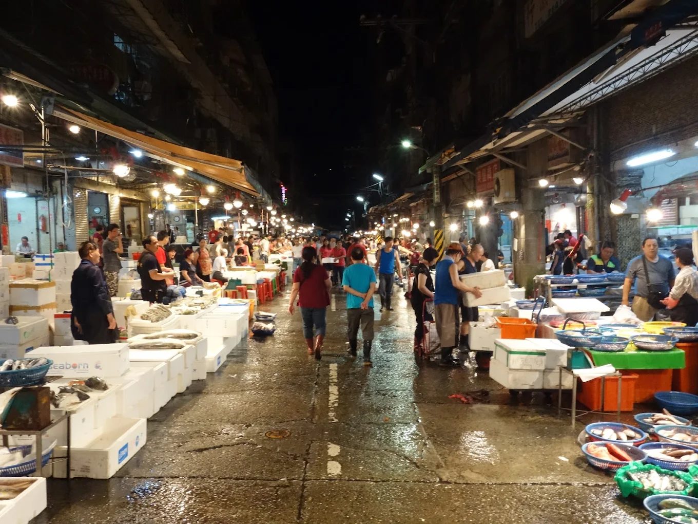 基隆一日遊這樣玩|讓海風替你上色,一天收集彩虹屋的夢、和平島的浪與夜市的煙火