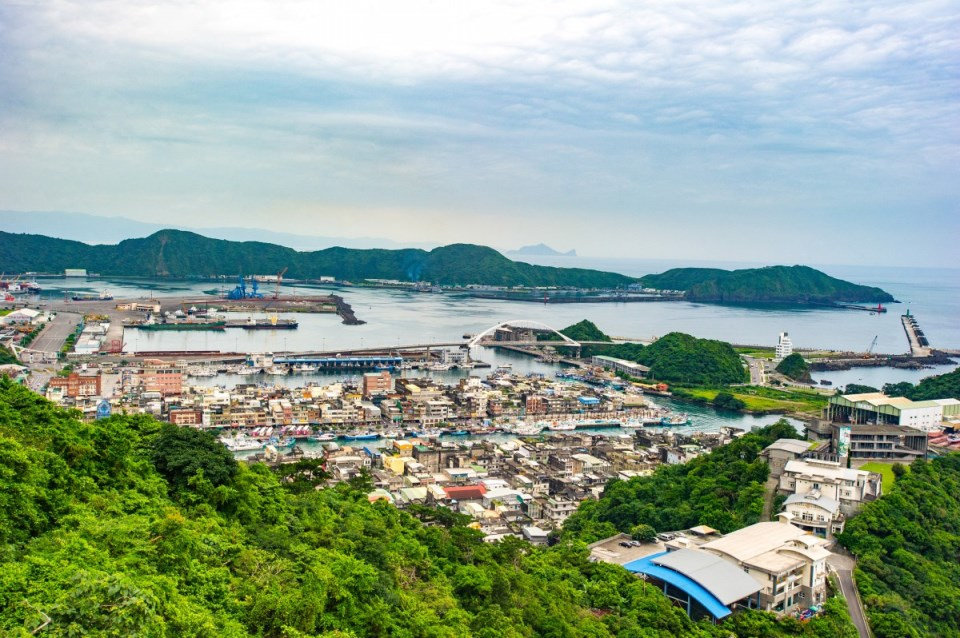 宜蘭秋日散步路線｜看海、訪漁港、探瀑布，在微涼海風中慢慢走