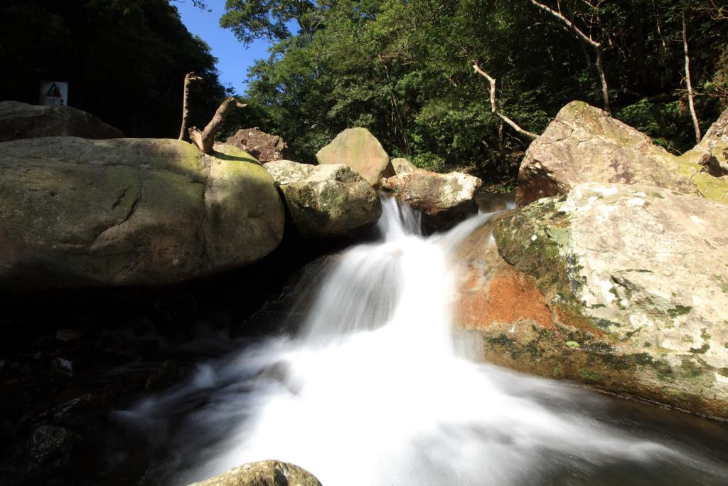 宜蘭秋日散步路線｜看海、訪漁港、探瀑布，在微涼海風中慢慢走