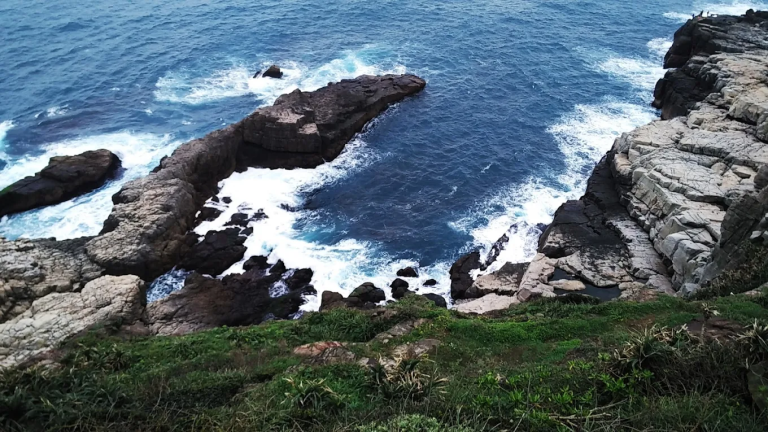 🌊 龍洞灣岬步道｜新北最療癒海岸線散步路，親子級海景健行懶人攻略