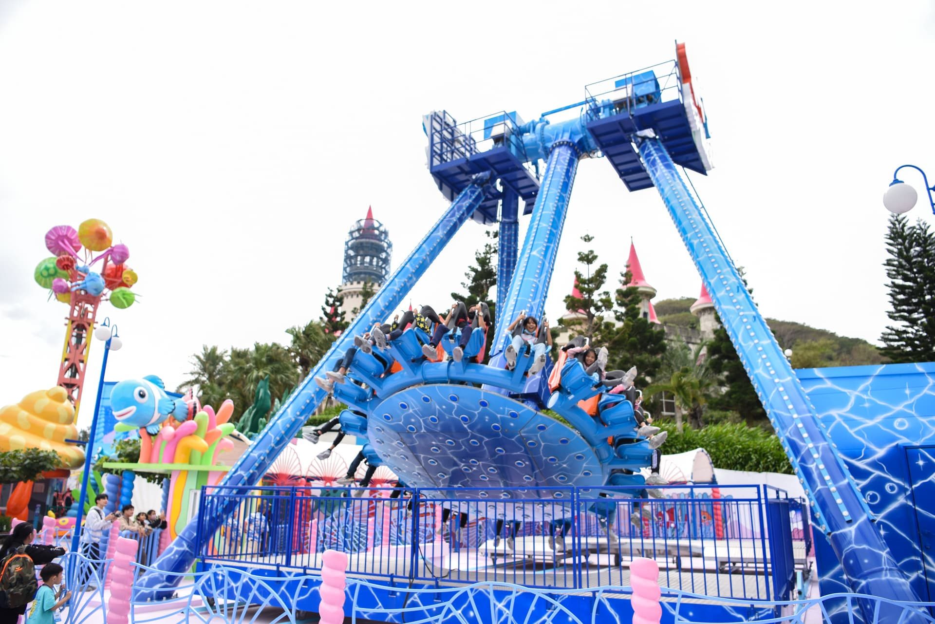 遠雄海洋公園全攻略：海豚互動、海獅表演與親子遊樂推薦