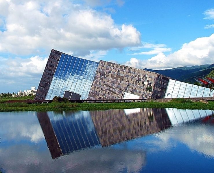 一場與山對話的旅行，在風與光的交錯裡，遇見蘭陽博物館｜宜蘭旅人的文化散步