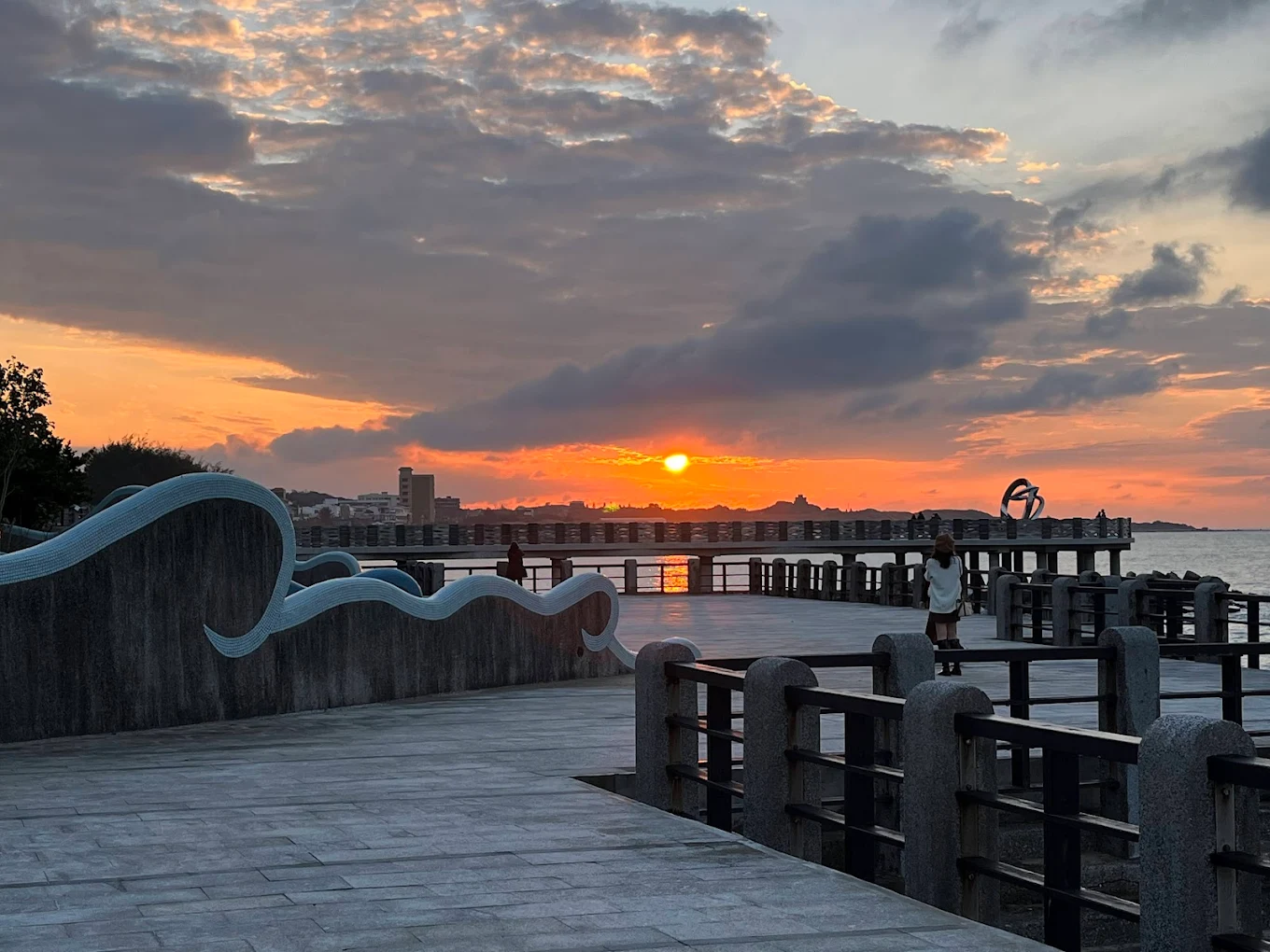 🌊 海邊灶咖 Ocean Kitchen & Café Shop｜三芝最美海景餐廳，吹海風吃早午餐的療癒下午