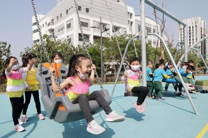 從滑草坡到卡丁車，笑聲裝滿整個貨櫃｜台南最Chill親子公園登場！