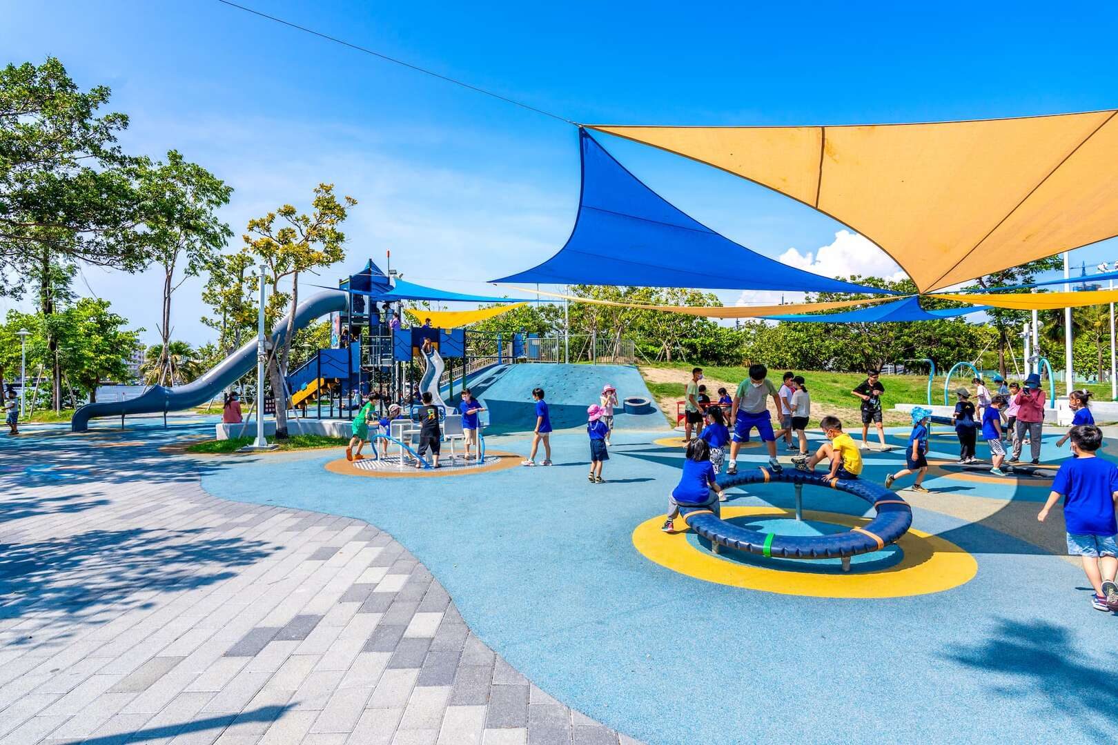 從滑草坡到卡丁車，笑聲裝滿整個貨櫃｜台南最Chill親子公園登場！