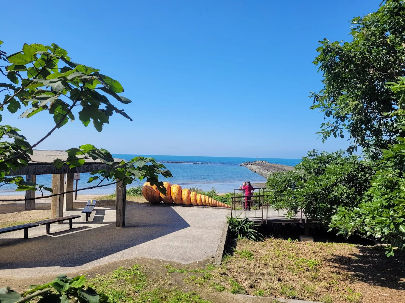 🌊 芝蘭公園海上觀景平台｜新北三芝最美海上步道，走進夕陽與海風的夢幻畫面