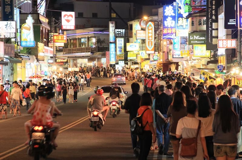 熱浪來襲不怕曬，來墾丁「浪」一夏！海岸秘境、夜市美食、拍照點全攻略