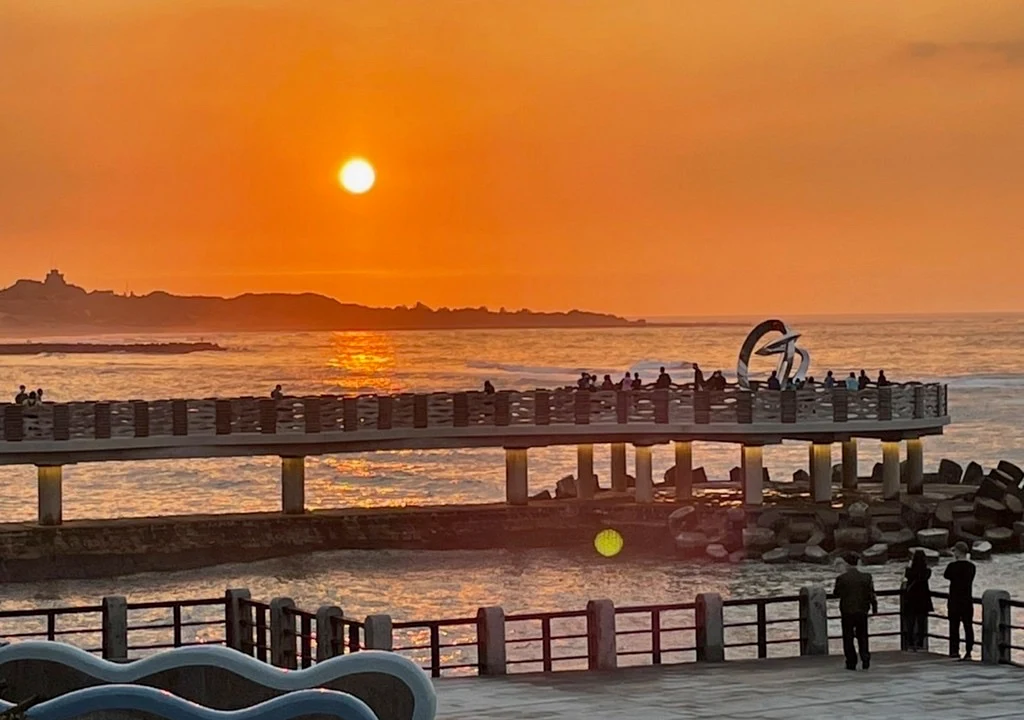 🌊 普羅旺斯海岸咖啡｜三芝最夢幻的海景玻璃屋咖啡廳，坐擁無敵藍海與夕陽風光