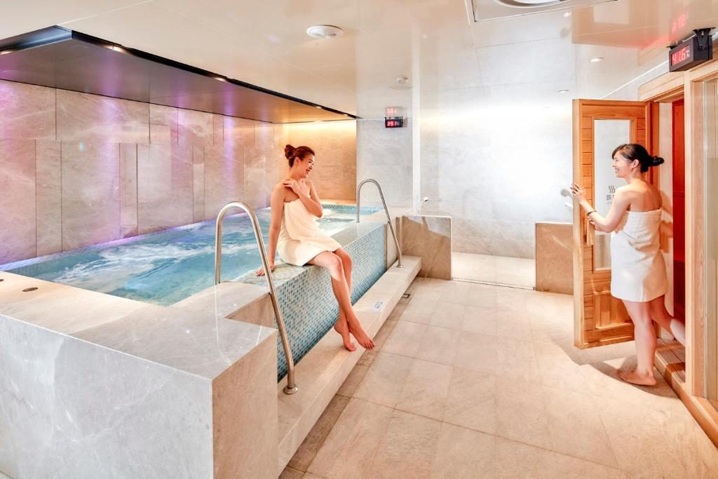 台中福華，幸福花開｜一場從泳池到餐桌的五星生活劇