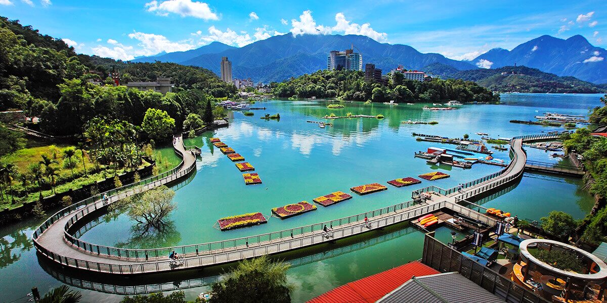 風從湖面走來，雲在山裡散開｜在日月潭，遇見剛剛好的寧靜