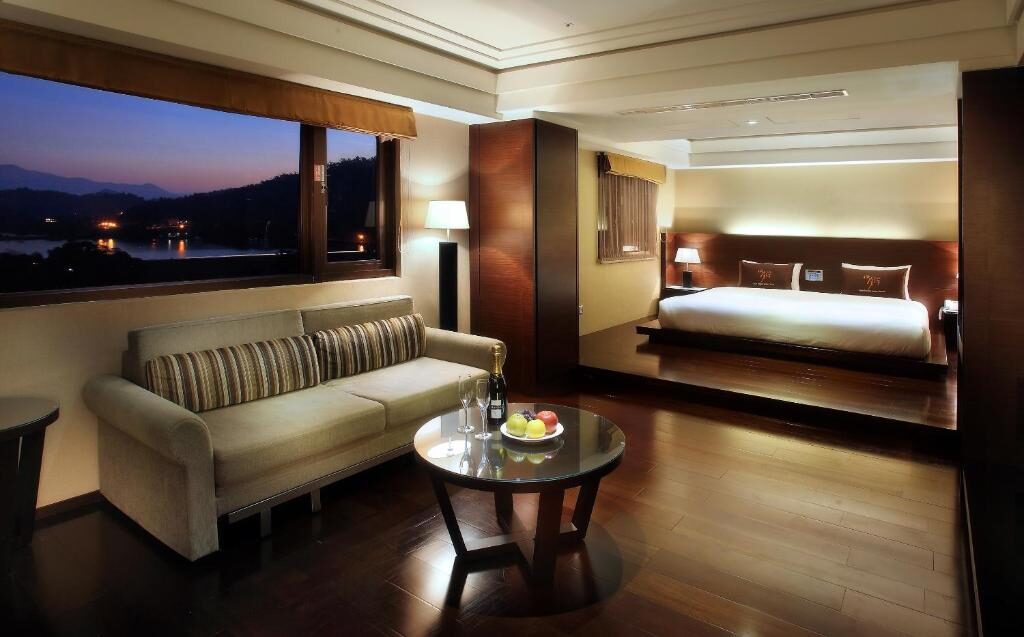 風從湖面走來，雲在山裡散開｜在日月潭，遇見剛剛好的寧靜