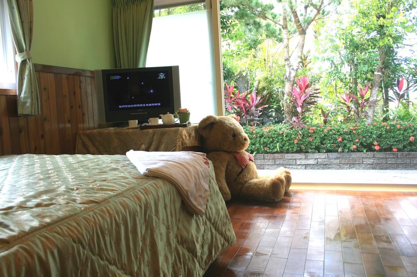 🌿【高雄美崙山溫泉渡假山莊】藏在雲霧裡的森林湯宿，一泊二食只要 $3,180！