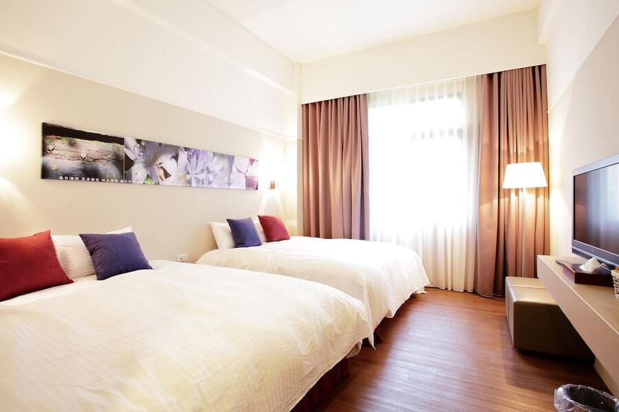 當森林成為房間的窗景，被霧氣、松香和晨光喚醒的早晨｜杉林溪大飯店的靜謐時光