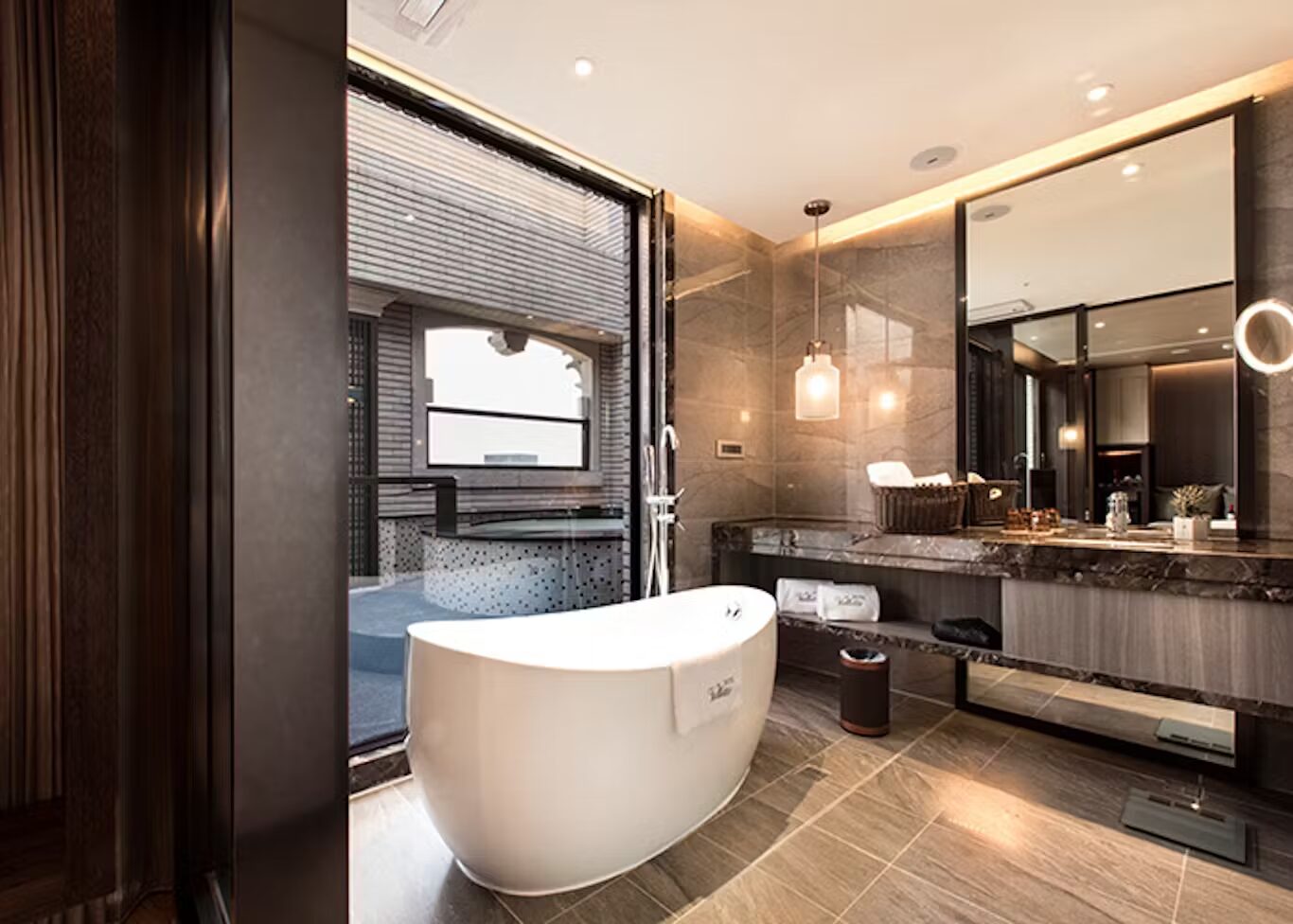 泡在歐風建築的暖泉裡,只剩泉聲與星光:礁溪中天溫泉渡假飯店