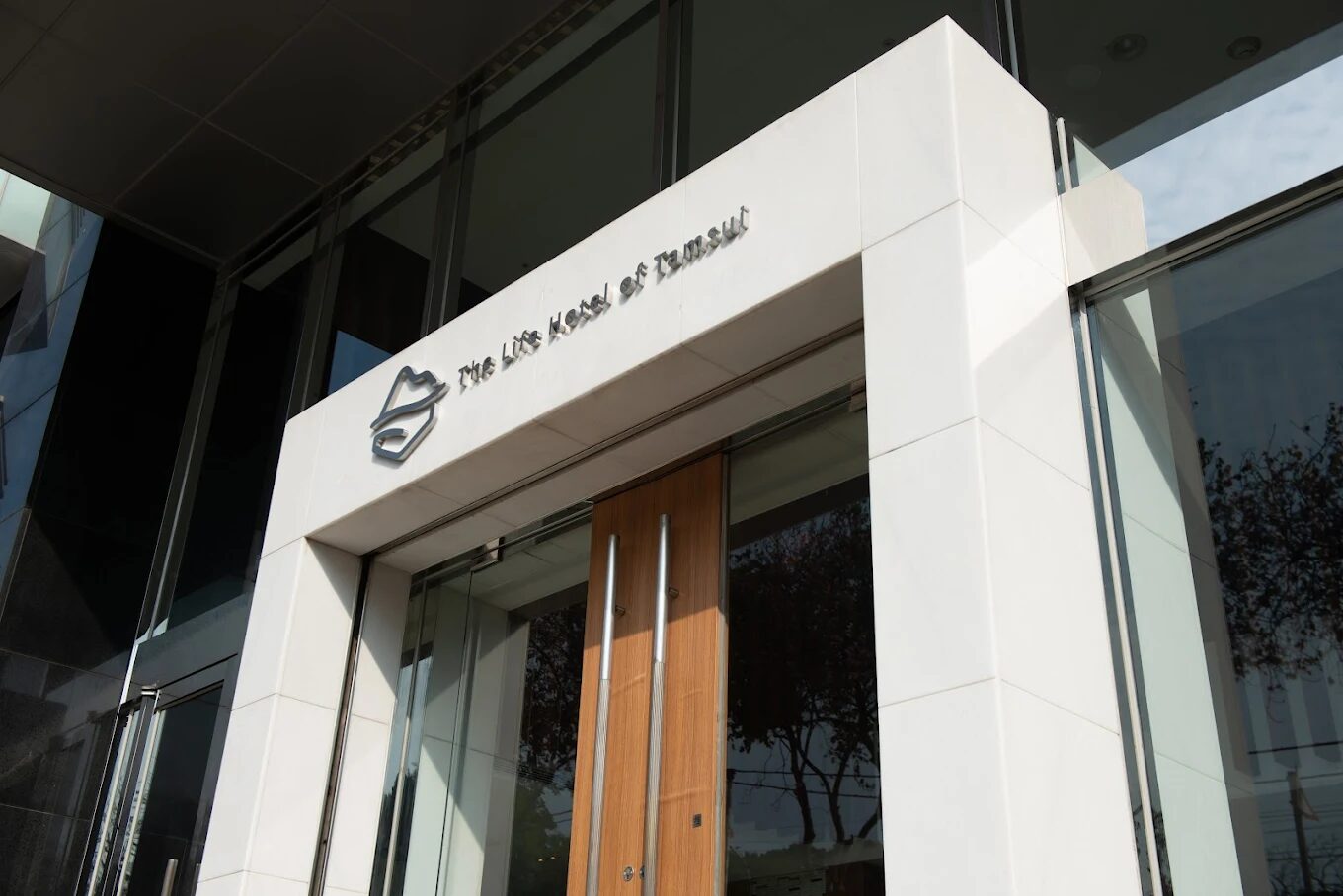 🌅 淡水小旅行首選！每人不到 $500 就能住設計旅店、賞夕陽超Chill