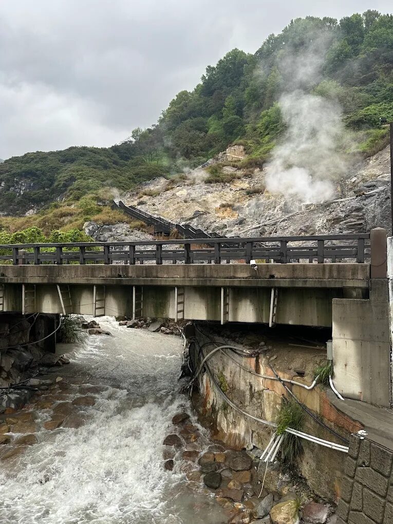 漫步在磺溪溫泉步道感受山林間的硫磺氣息