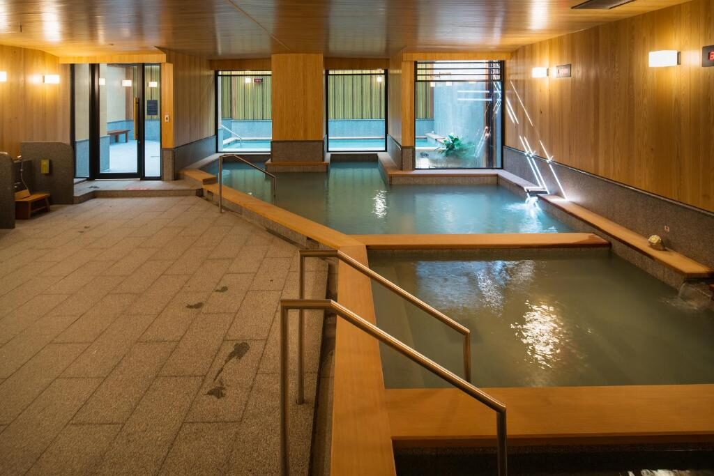 背上包、搭捷運去泡湯——從台北出發，在北投溫泉遇見秋天的第一口暖