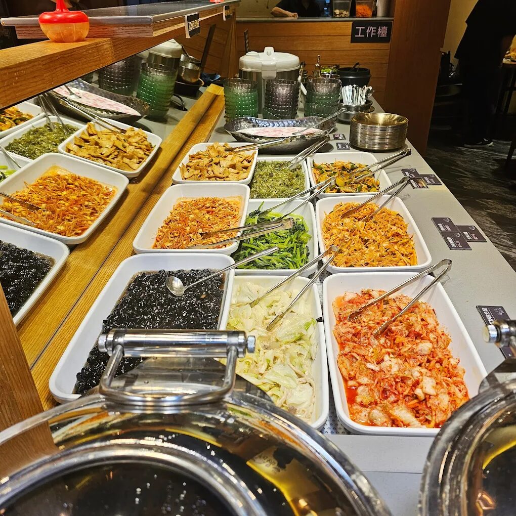 🌆 西門町美食｜老字號小吃 × 網美餐廳 × 潮流吃到飽，一次收錄台北人最愛口袋名單！