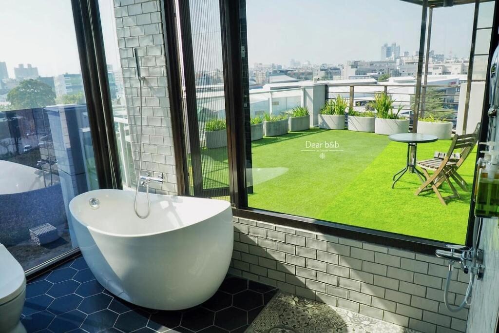 不只通往小琉球的港口——讓人一住就愛上的東港旅宿清單