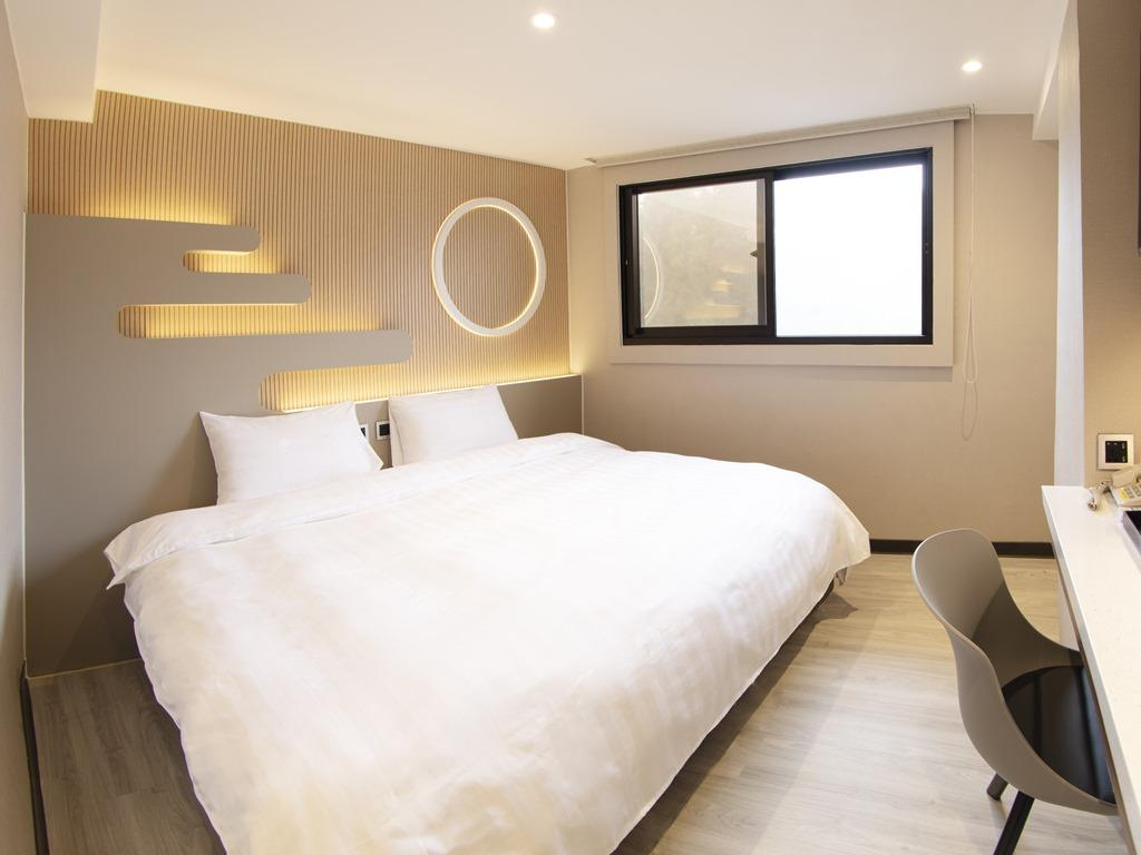 一趟與雲海為鄰的旅程，在阿里山醒來的早晨：神木賓館裡的一場森林慢旅