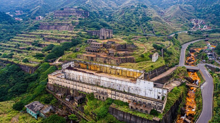 金瓜石的歲月之金｜走進黃金山城，探索礦業歷史與山海秘境