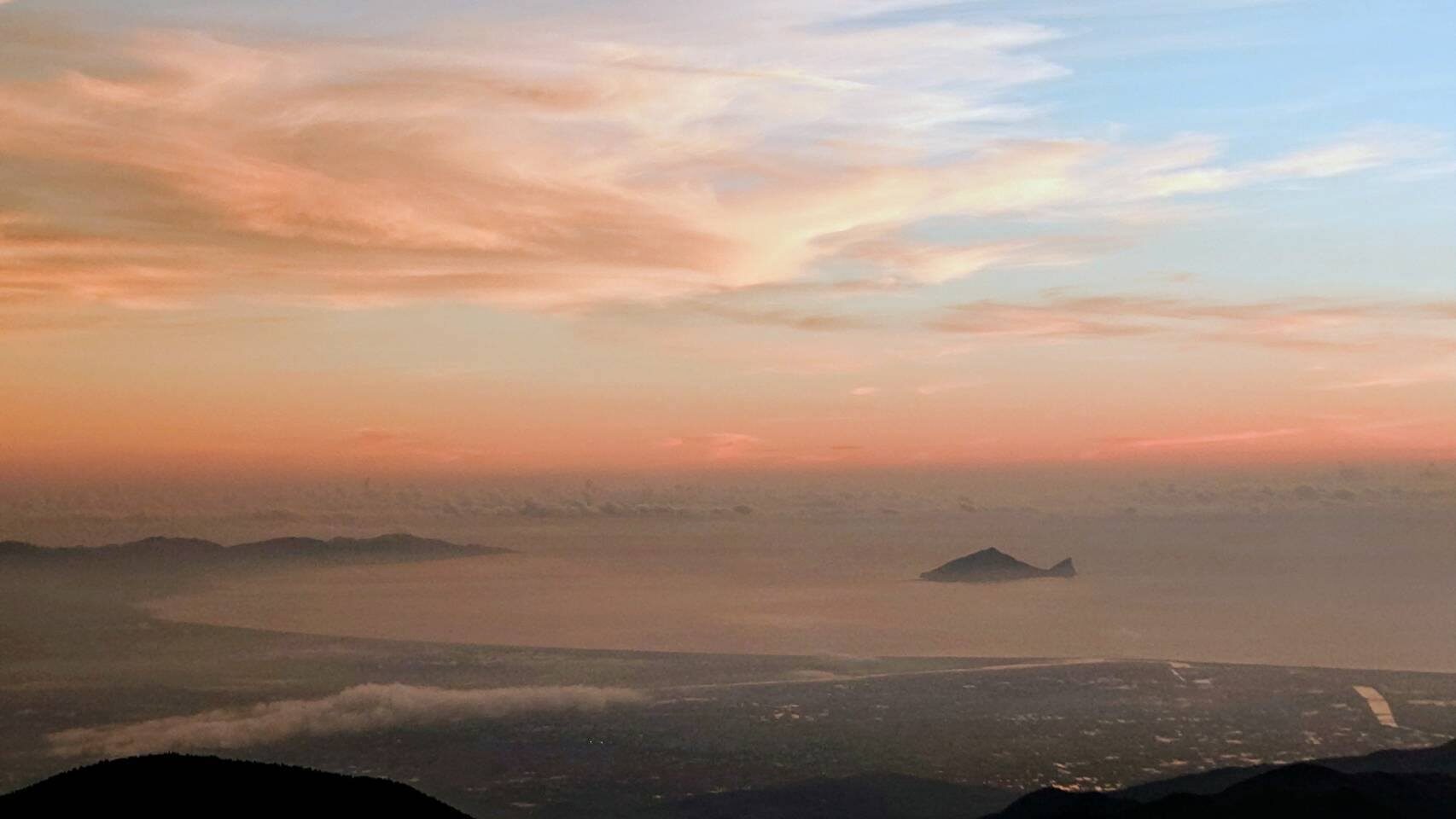 雲海鋪成的地毯，風是旅人的指引——望洋山步道・宜蘭南澳的高山畫卷