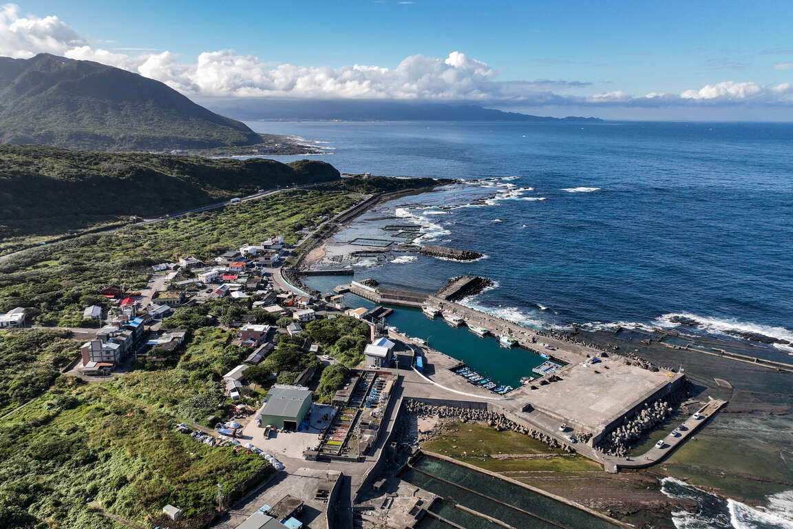 海風與白塔的對話｜在三貂角燈塔，看見台灣最東邊的晨光