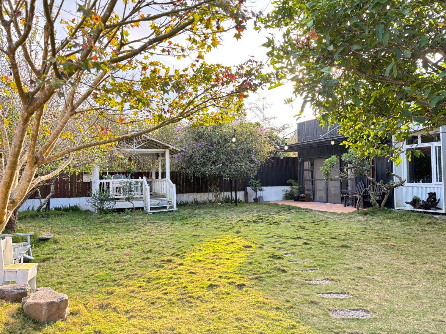 藏在埔里田野裡的慢旅角落｜走進 INSTAY 隱呆民宿，讓日光與草香陪你放鬆一整天