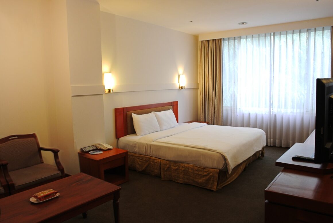 在樹影與鳥鳴間醒來的早晨，霧氣中的微光旅宿—杉林溪森林生態渡假園區大飯店