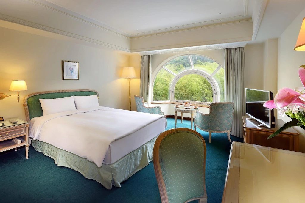 山霧裡的歐式城堡|走進南投溪頭米堤大飯店,讓時間慢下來