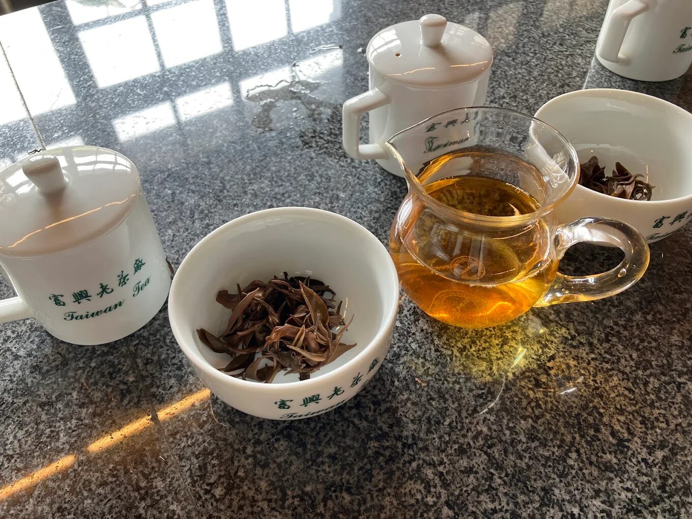 🍃 富興老茶廠 × 茶築時光｜喝茶、導覽、吃冰一次滿足的慢時光