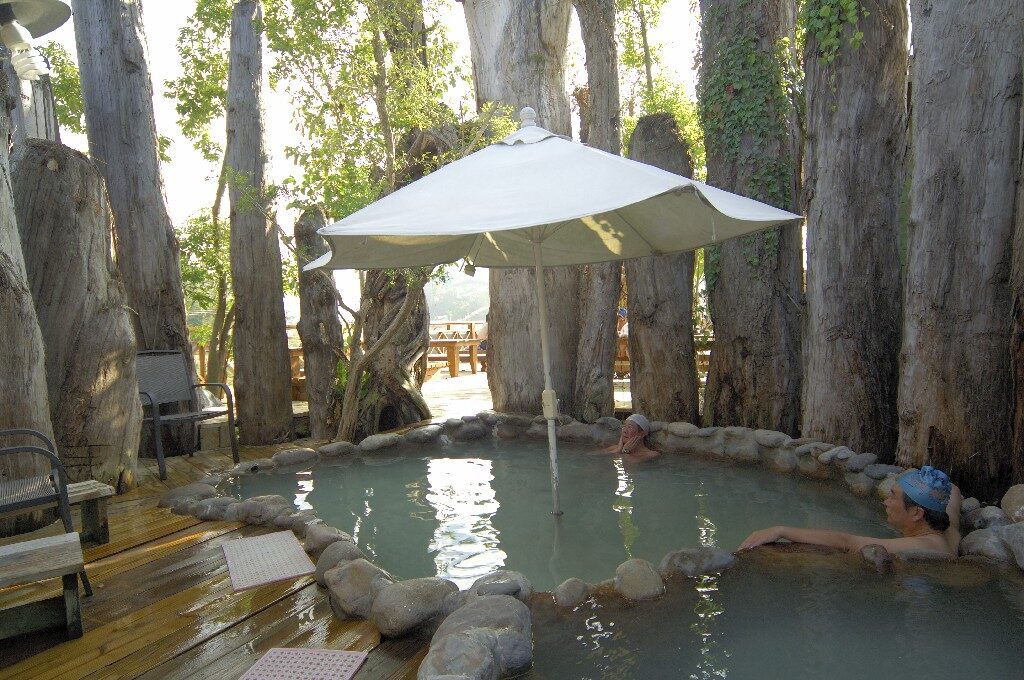 霧起山間正適合泡湯｜跟著暖泉去苗栗大湖石湯溫泉，一次收集放鬆與療癒