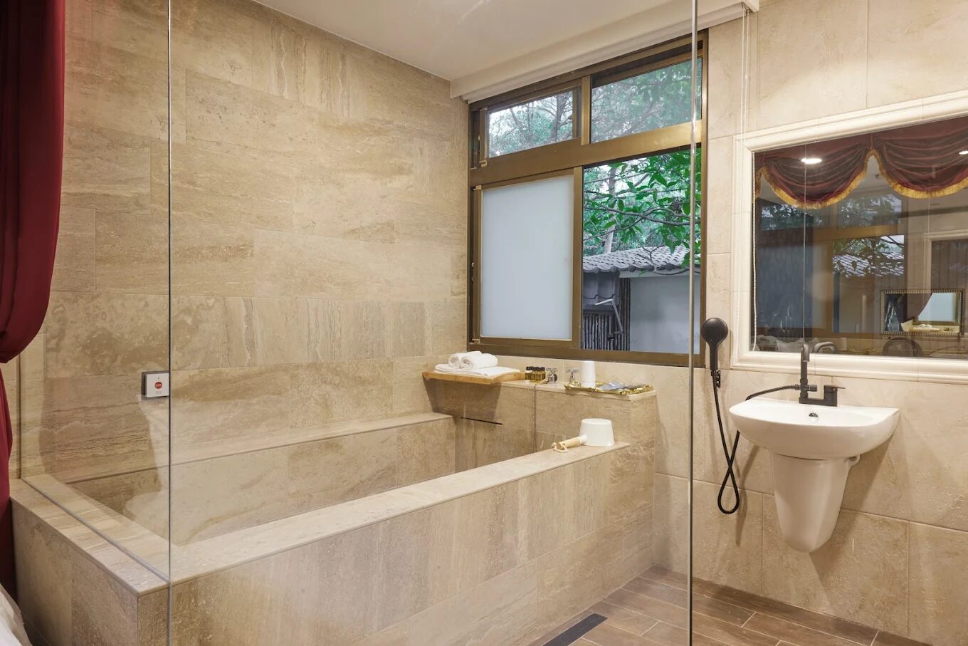 曲水會館白磺泉湯屋設備