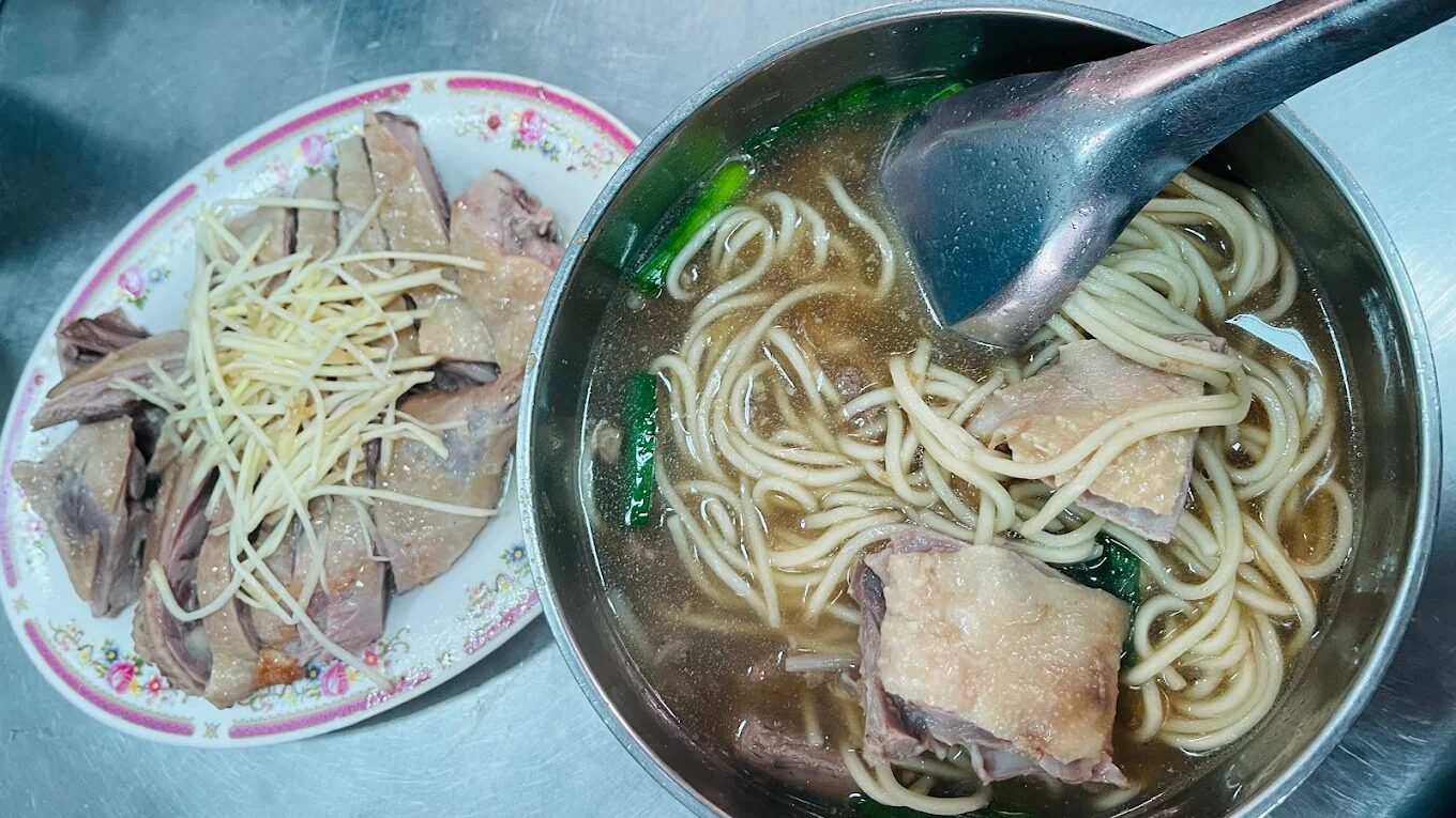 走進台南白河萬里長城｜穿上古裝登山拍照，和家人一起玩出一場穿越旅程