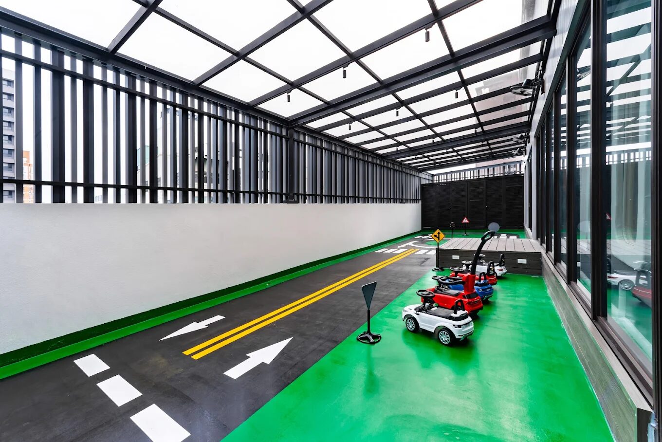 🎨 台中最有設計感的住宿推薦｜挪威森林MOTEL 台中文創館：文青風 × 親子友善 × 交通超便利！