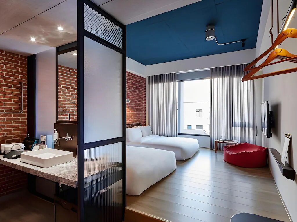 走進台南巷弄的夜色｜精選五間最有故事的住宿，感受旅人眼中的城市節奏