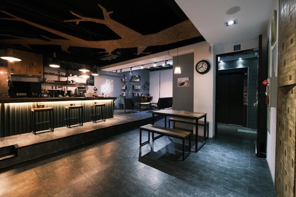 走進台南巷弄的夜色｜精選五間最有故事的住宿，感受旅人眼中的城市節奏