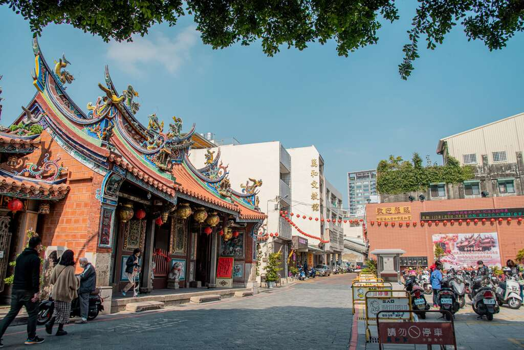 午後的台中老街散步：南屯米香、大里人情與梧棲海風正好