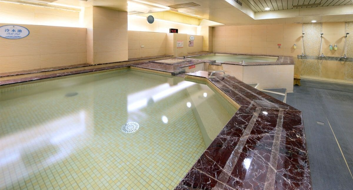 走進南投鹿谷的霧裡城堡，在溪頭米堤大飯店聽見山風的聲音