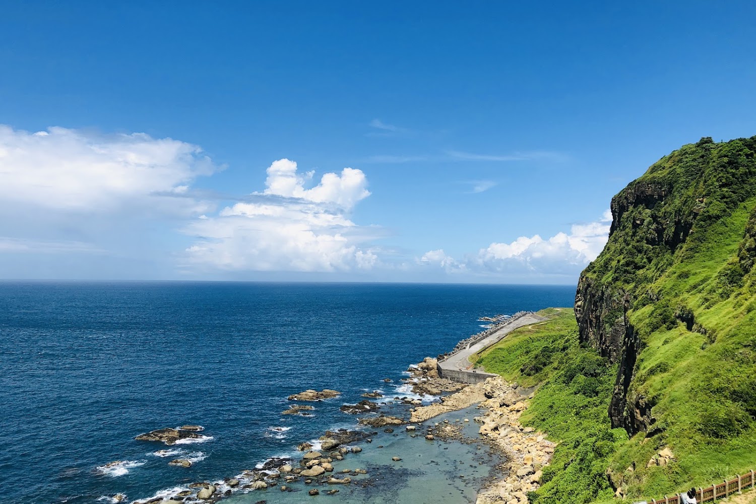 基隆一日遊：玩轉望幽谷、和平島與101高地的景點推薦