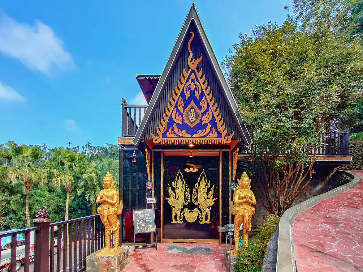 桂林映象會館的泰式風格建築與庭園，充滿異國度假氛圍